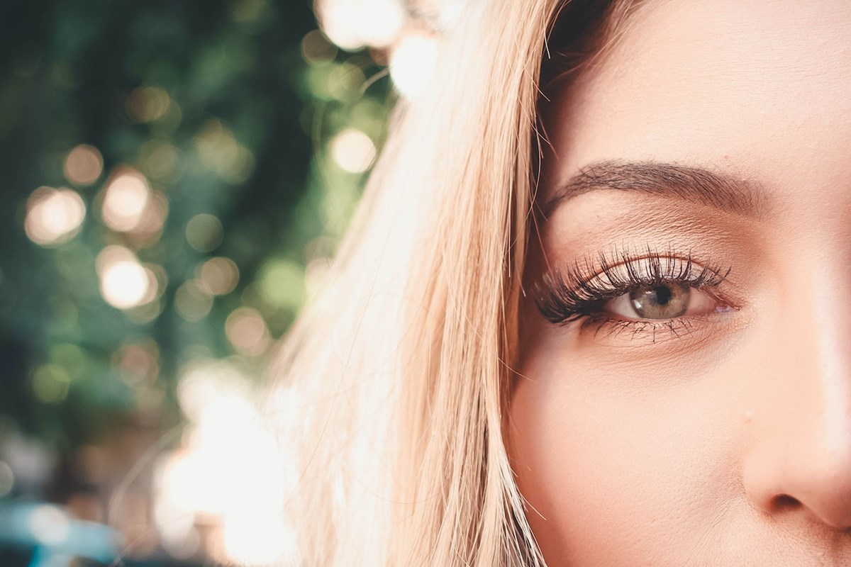 Instantly stunning: The most important tips for applying false eyelashes